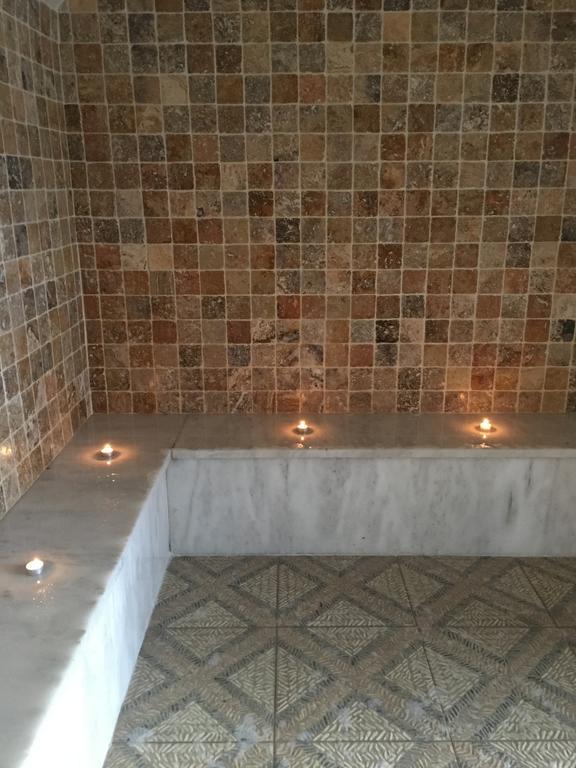 Appart'Hotel Et Chambres Essentiel Spa Arles Exterior foto
