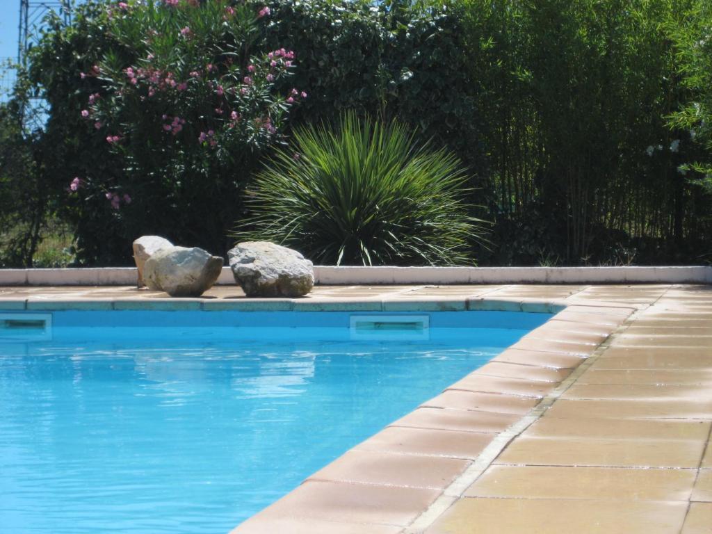 Appart'Hotel Et Chambres Essentiel Spa Arles Exterior foto